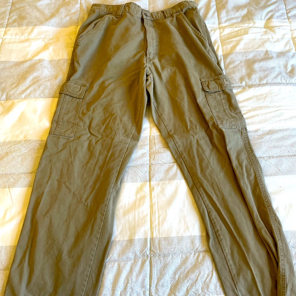 Men’s wrangler khaki cargo pants